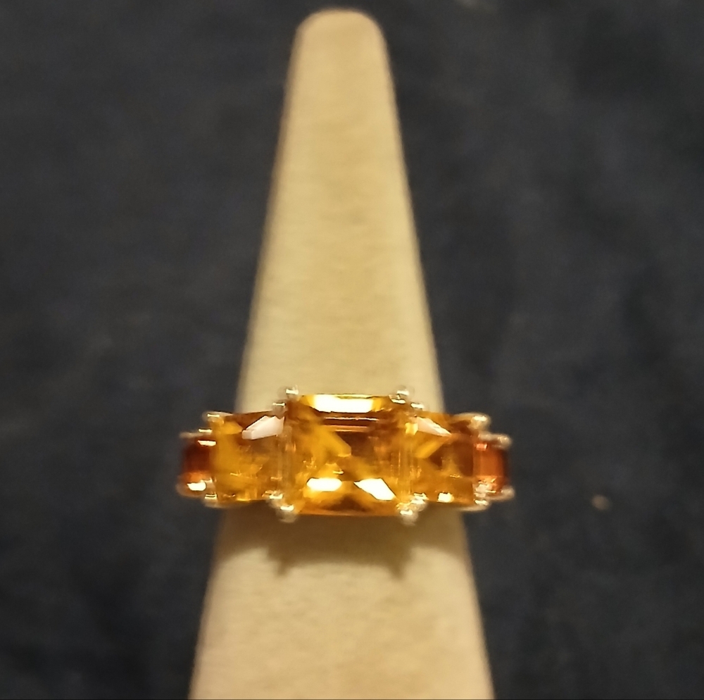 Elegant square Citrine stones cocktail ring with Square Gemstones size 7/8 - Picture 5 of 12